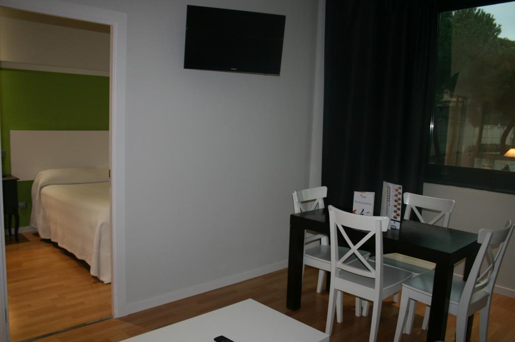 Apartamentos Th Las Rozas Екстериор снимка